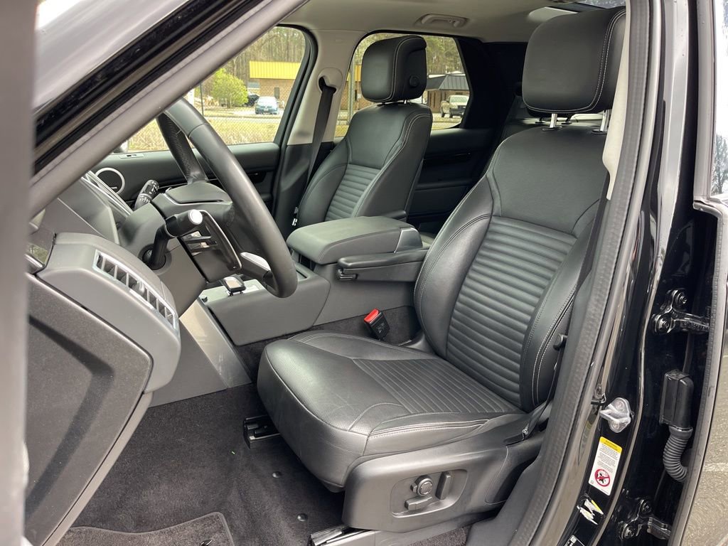 Used 2024 Land Rover Discovery S AWD/4WD image 20