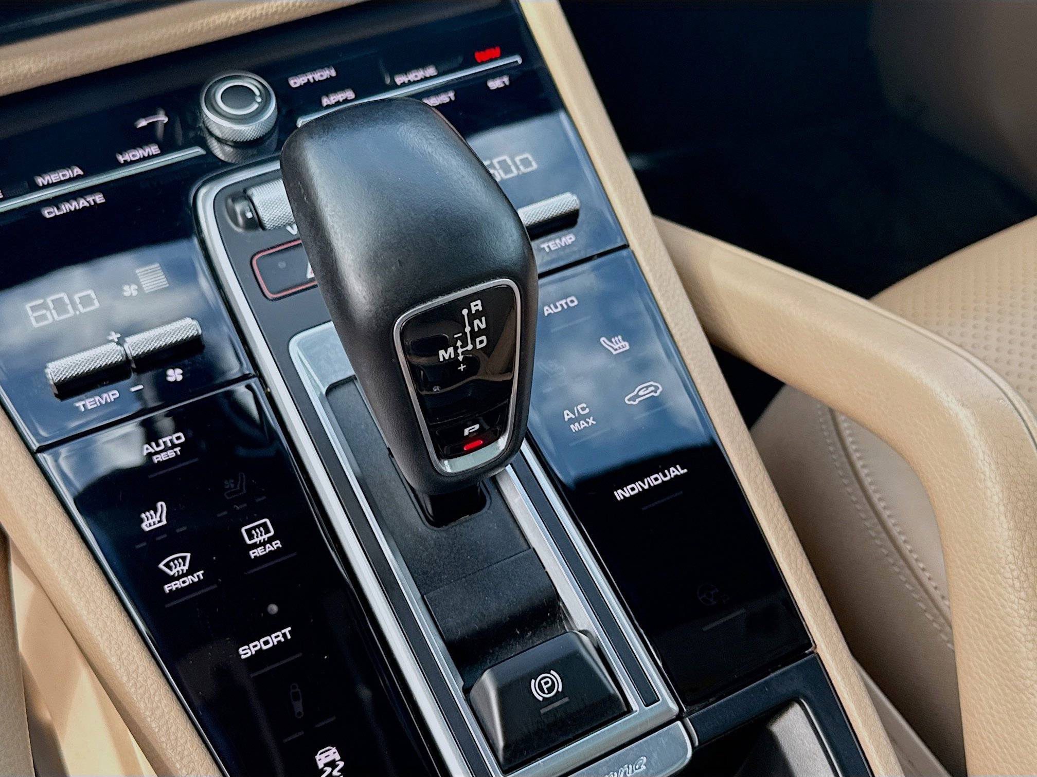 Used 2019 Porsche Cayenne AWD/4WD image 16