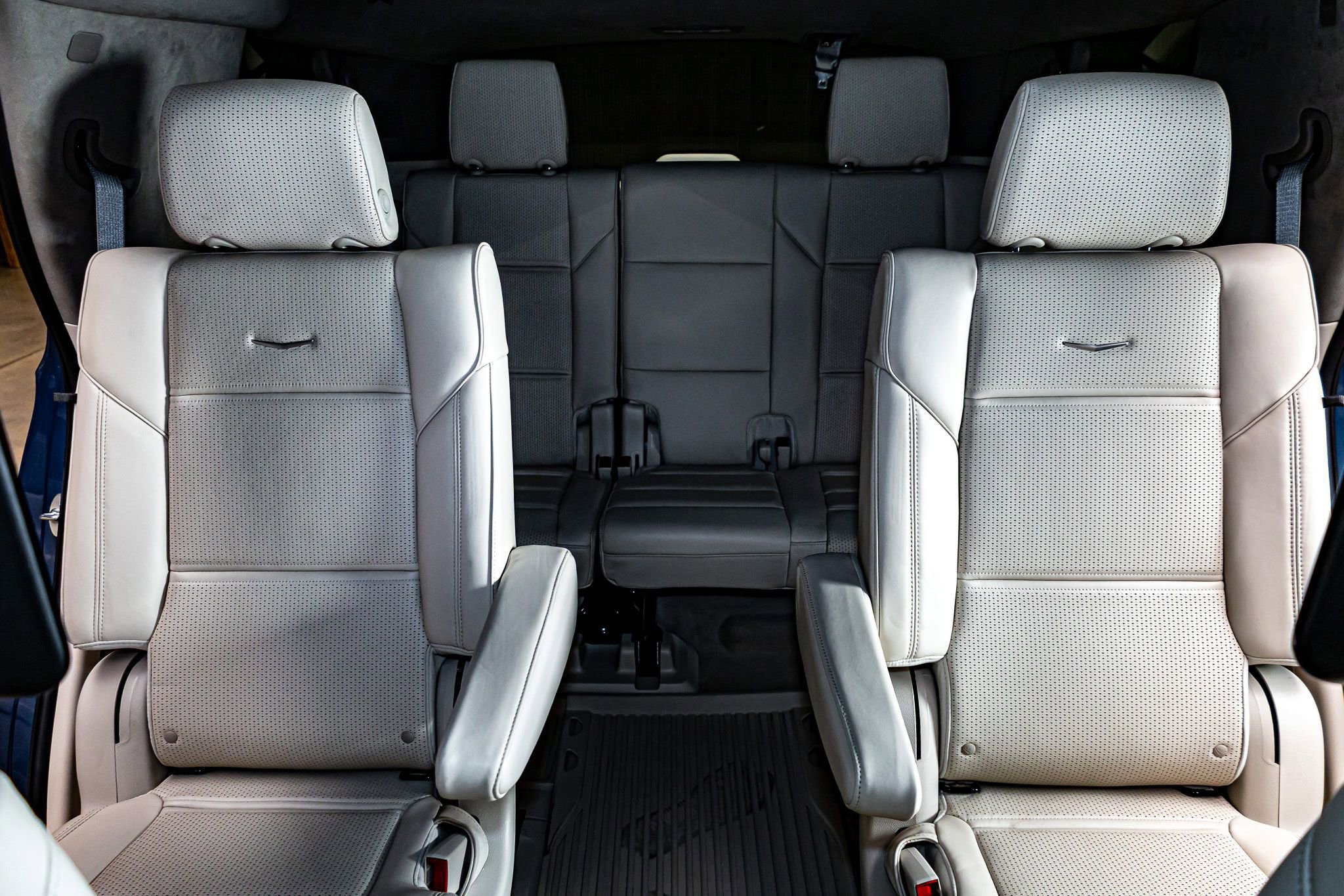 Used 2025 Cadillac Escalade Sport Platinum w/ LPO, Floor Liner Package image 27