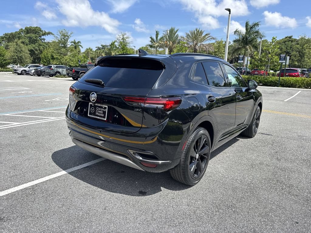 Used 2021 Buick Envision Essence w/ Technology Package I FWD image 3