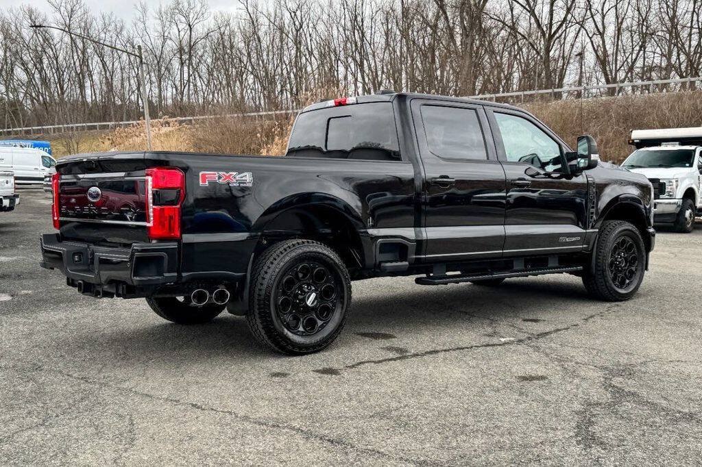 Used 2023 Ford F250 Lariat w/ Lariat Ultimate Package AWD/4WD image 3