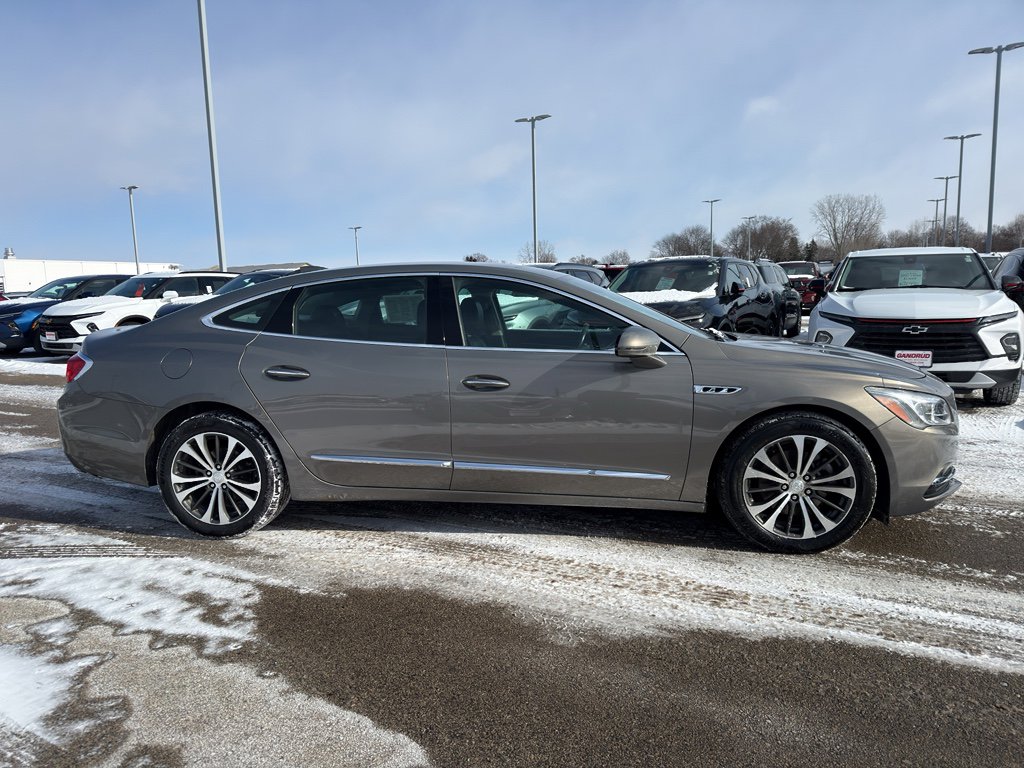 Used 2017 Buick LaCrosse Premium image 4