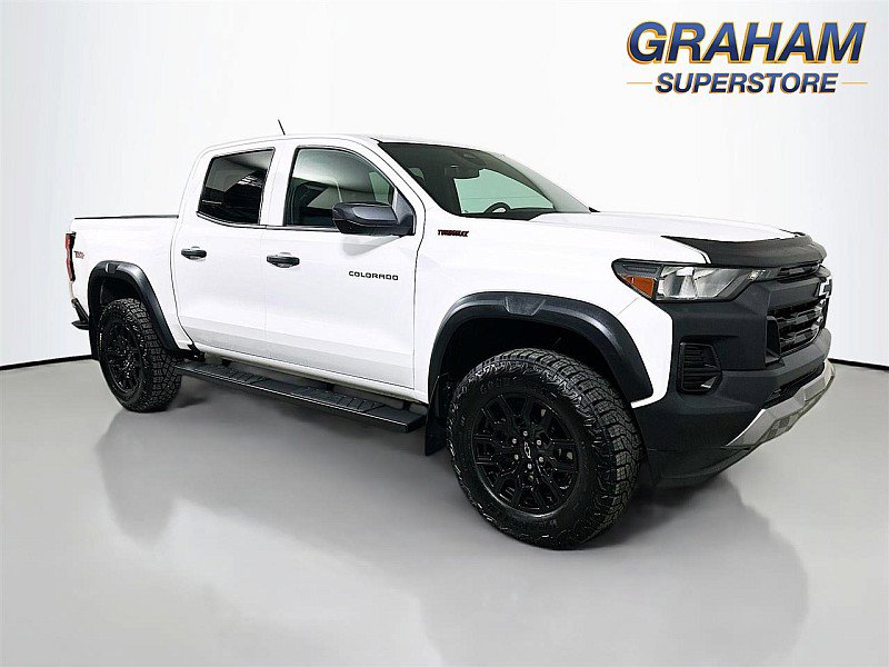 Used 2025 Chevrolet Colorado Trail Boss image 1