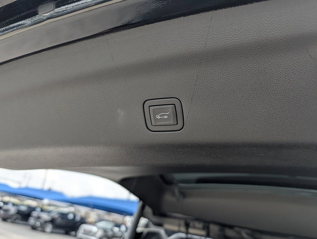 Used 2024 GMC Yukon XL AT4 w/ AT4 Premium Package image 29