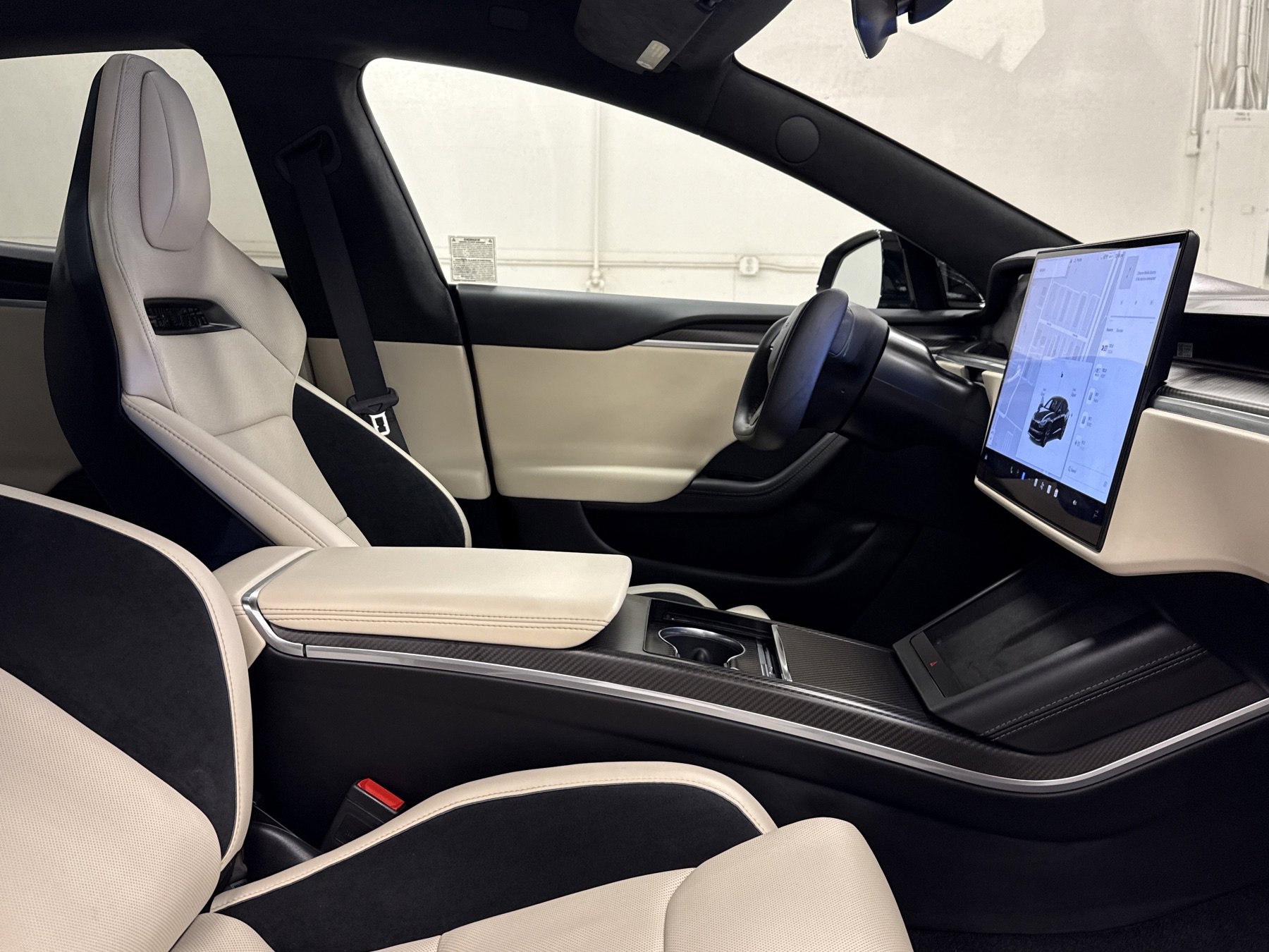 Used 2025 Tesla Model S Plaid image 43