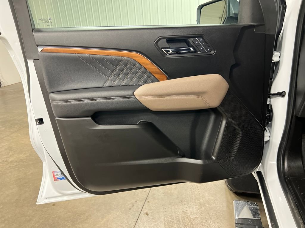 Certified 2025 GMC Canyon Denali image 15