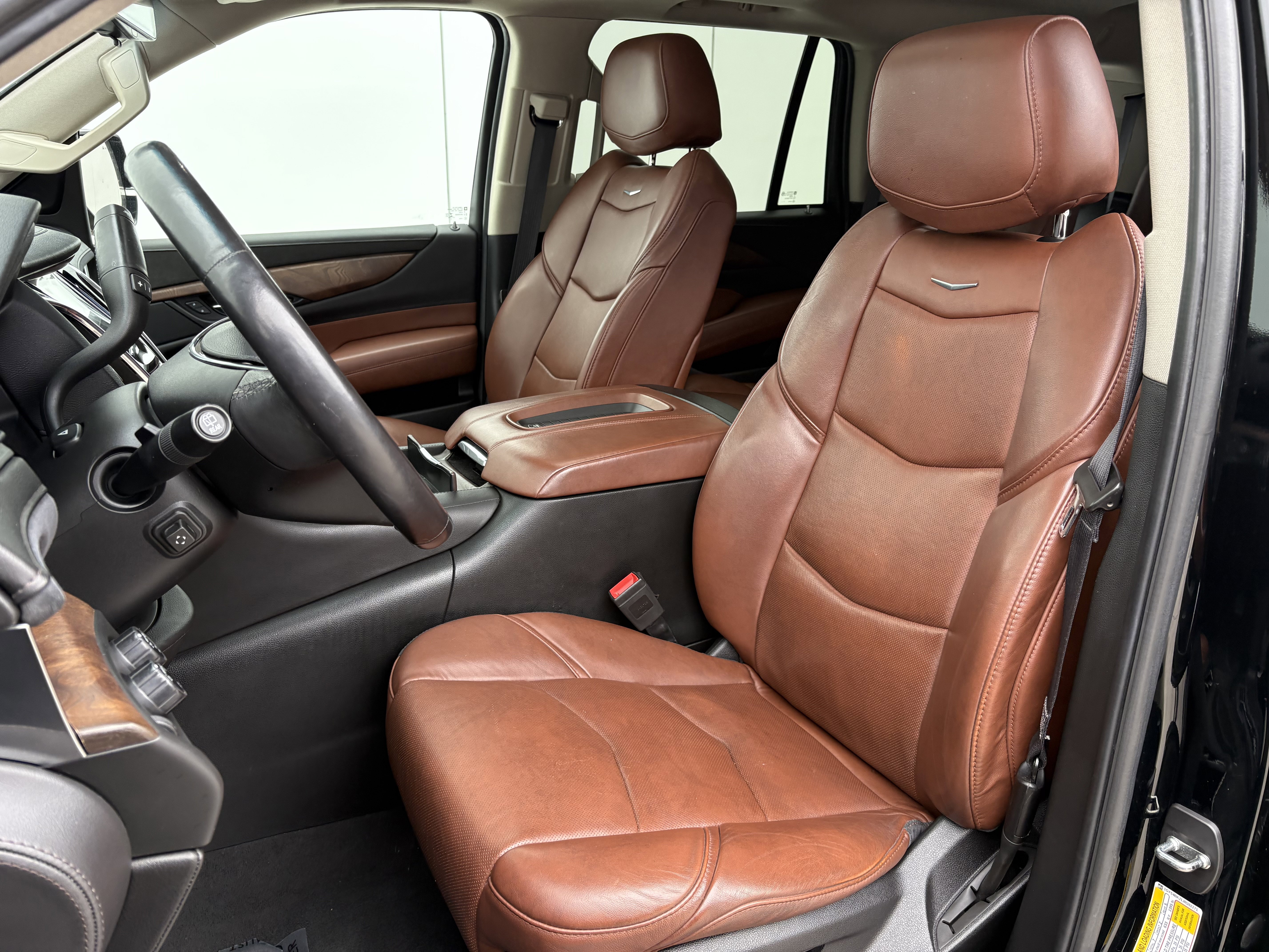Used 2018 Cadillac Escalade Luxury image 12