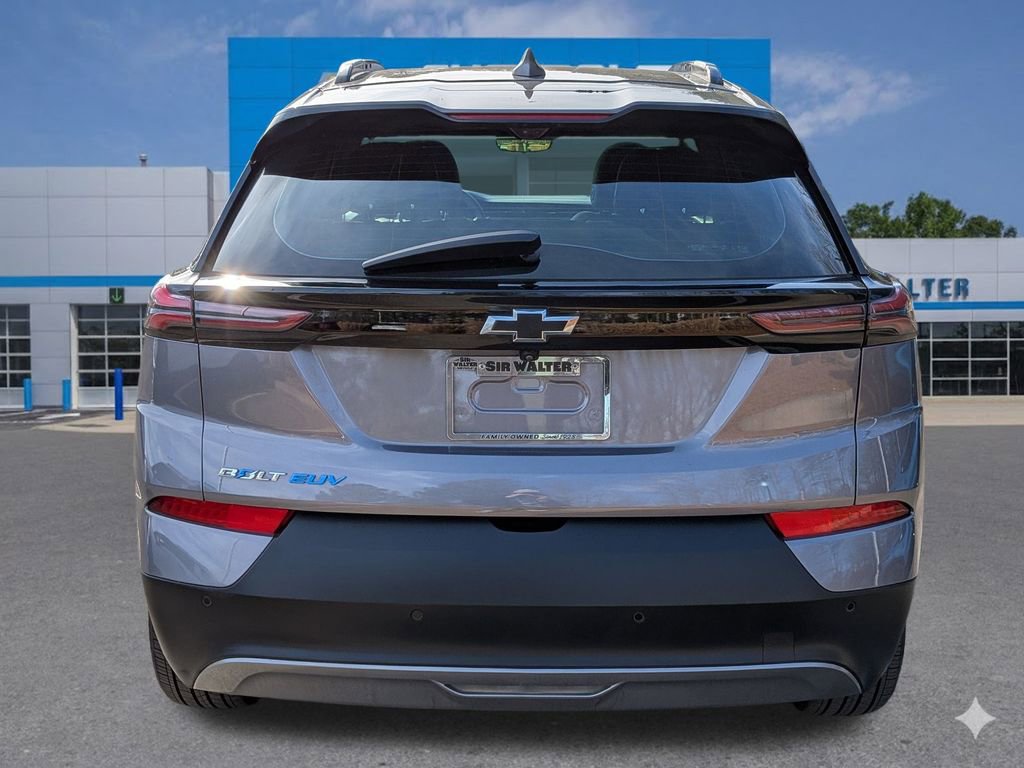 Used 2023 Chevrolet Bolt EUV Premier w/ Sun & Sound Package image 5