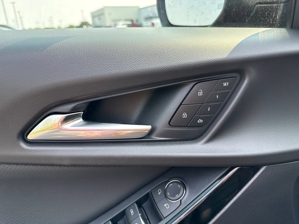 New 2027 Chevrolet Equinox RS w/ Safety and Technology Package AWD/4WD image 30
