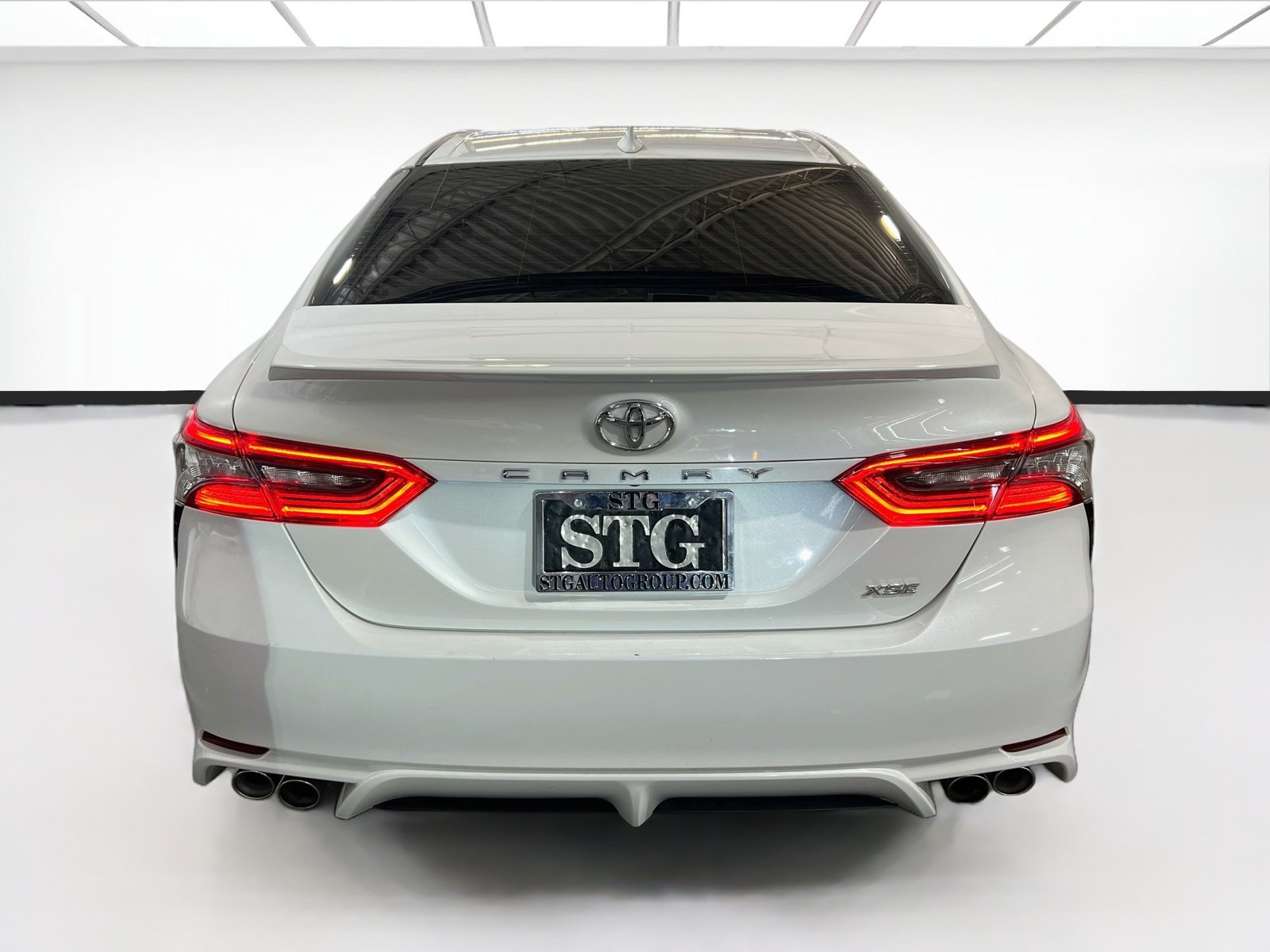 Used 2024 Toyota Camry XSE FWD image 5