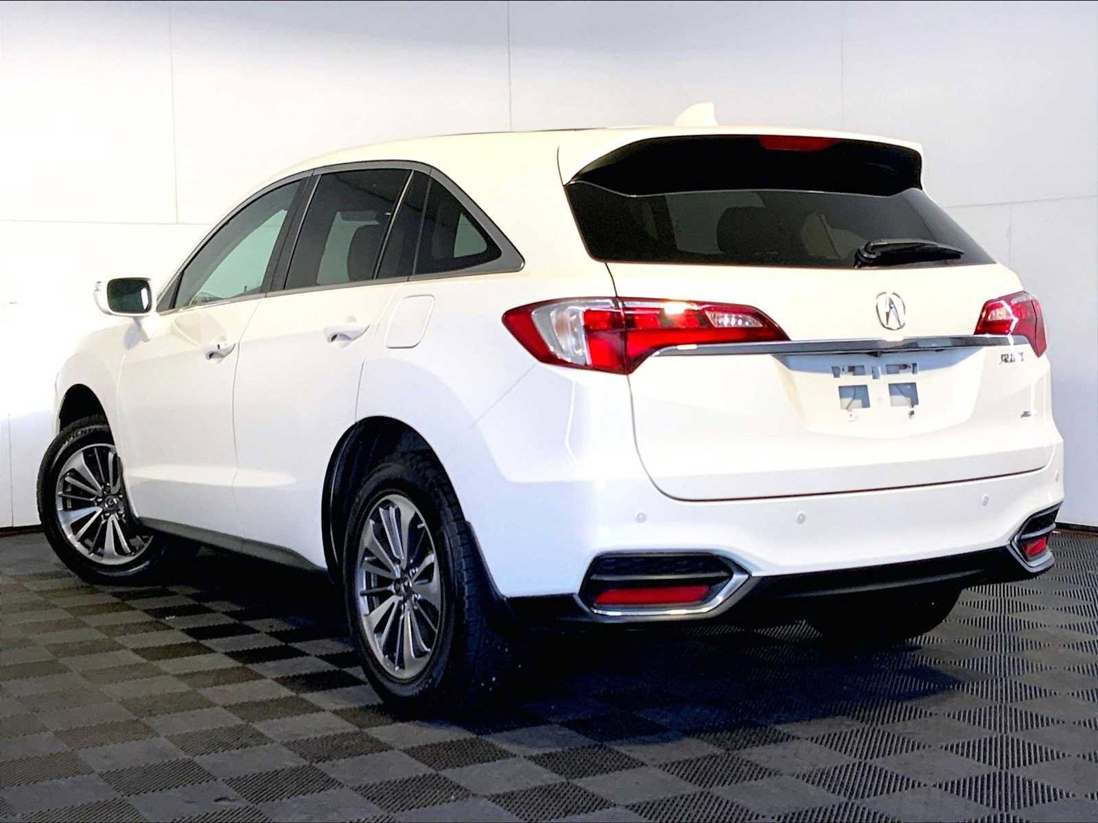 Used 2016 Acura RDX AWD w/ Advance Package image 3