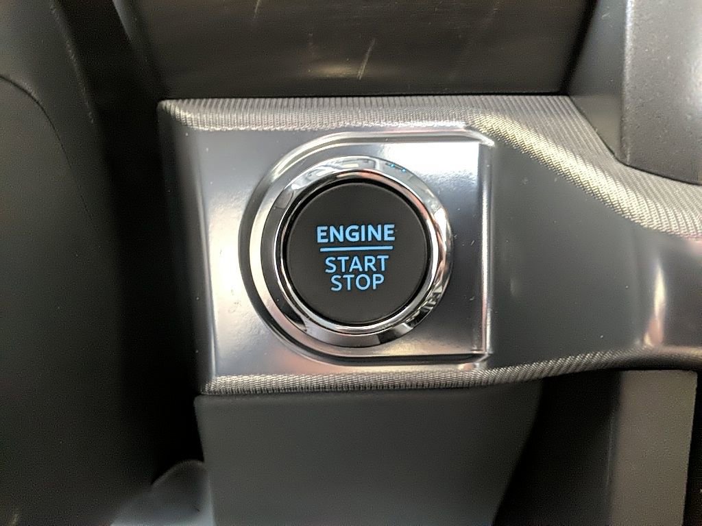 Used 2025 Ford F150 Lariat w/ Equipment Group 501A Mid image 28