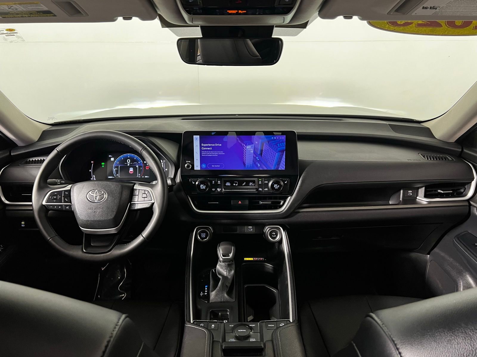 Certified 2025 Toyota Grand Highlander AWD image 25