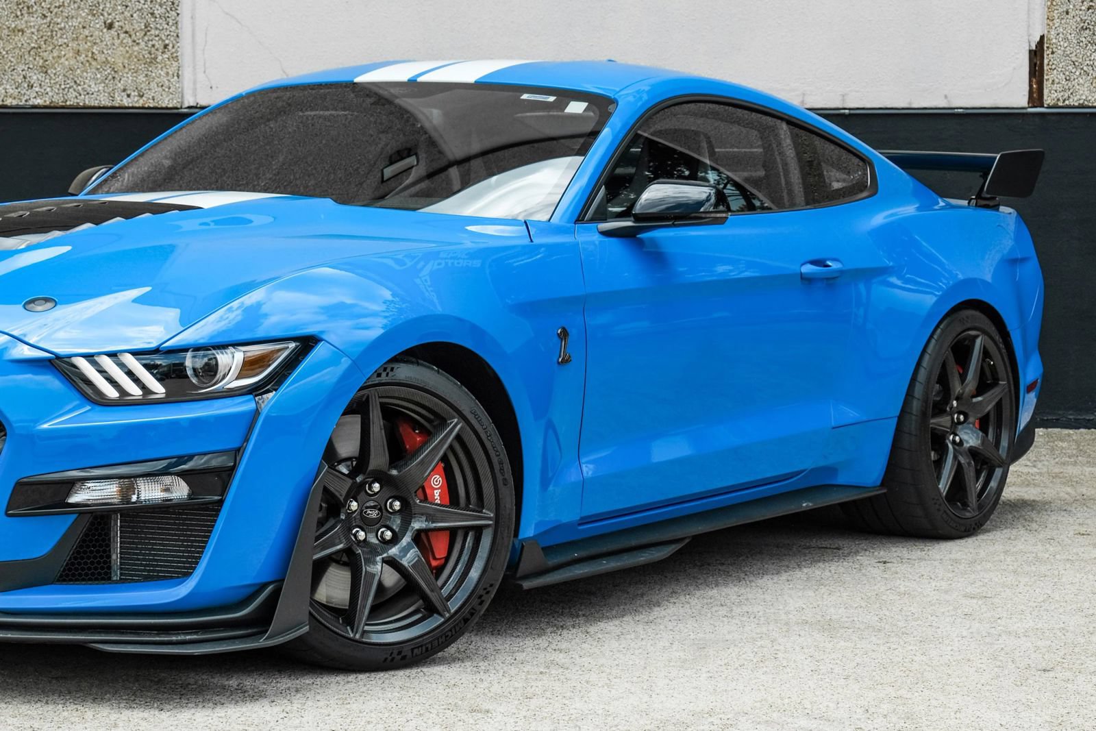 Used 2022 Ford Mustang Shelby GT500 w/ Carbon Fiber Track Pack RWD image 5