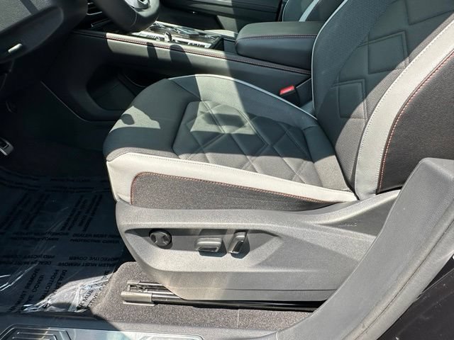 Certified 2026 Volkswagen Atlas Peak Edition AWD/4WD image 23