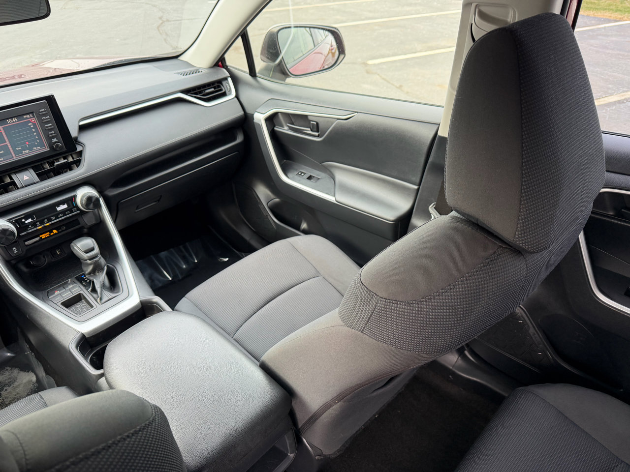 Used 2019 Toyota RAV4 LE image 46