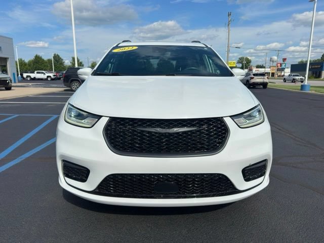 Used 2022 Chrysler Pacifica Touring-L w/ S Appearance Package AWD/4WD image 3