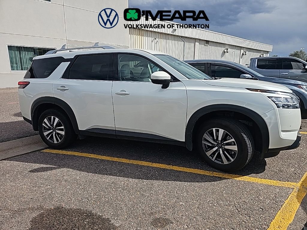 Used 2024 Nissan Pathfinder SL w/ Black Appearance Package