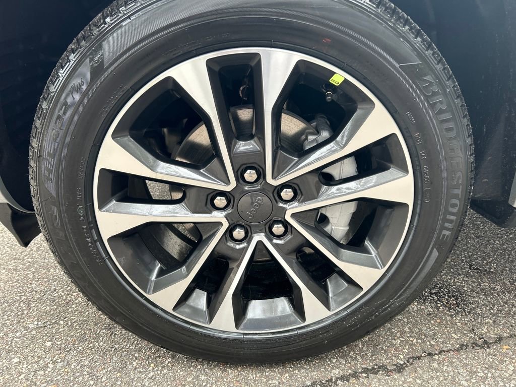 New 2025 Jeep Grand Cherokee Overland w/ Adv Protech Group III image 11