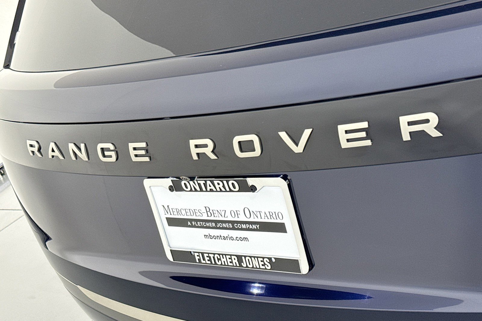 Used 2023 Land Rover Range Rover Long Wheelbase SE image 9