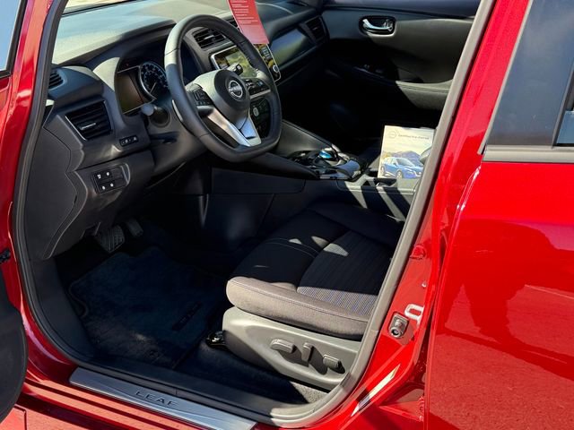 Certified 2025 Nissan Leaf SV Plus image 11