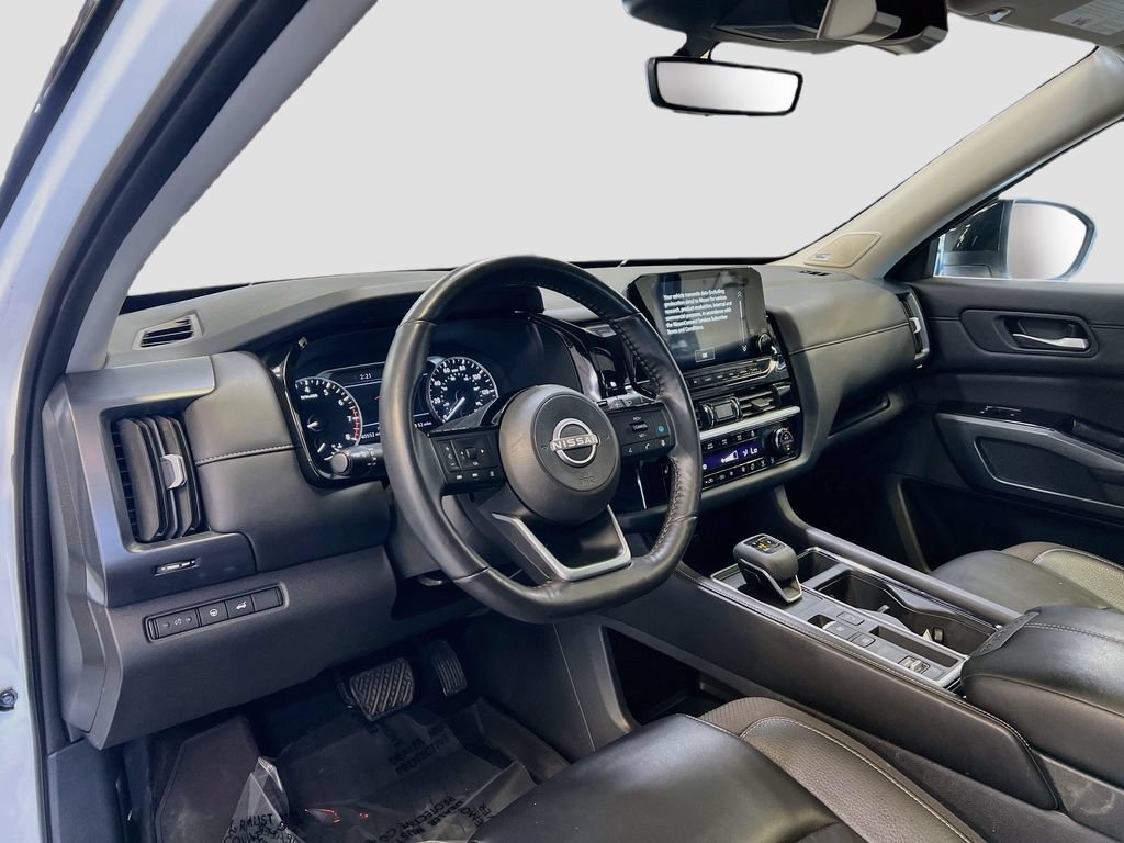 Used 2024 Nissan Pathfinder SL w/ SL Premium Package FWD image 9