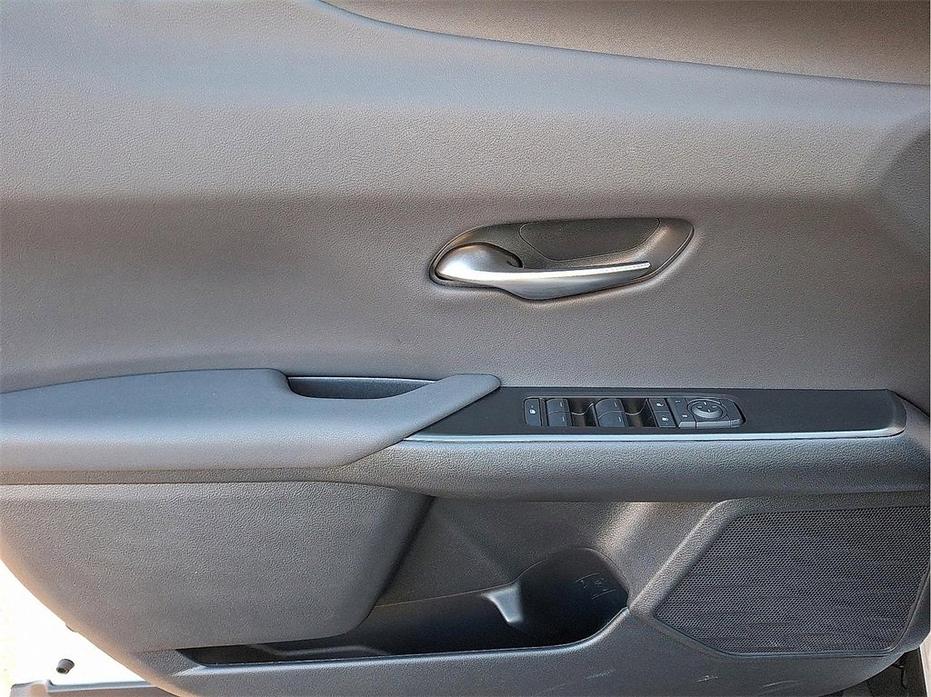 Used 2025 Lexus UX 300h AWD image 13