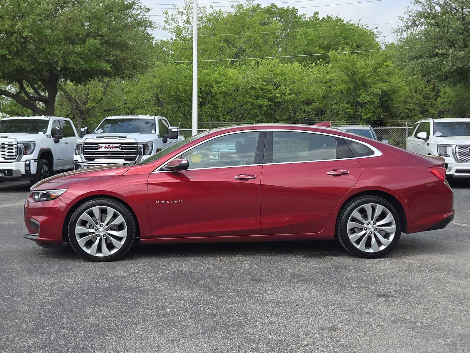 Used 2018 Chevrolet Malibu Premier w/ Premier Sun and Wheel Package image 5