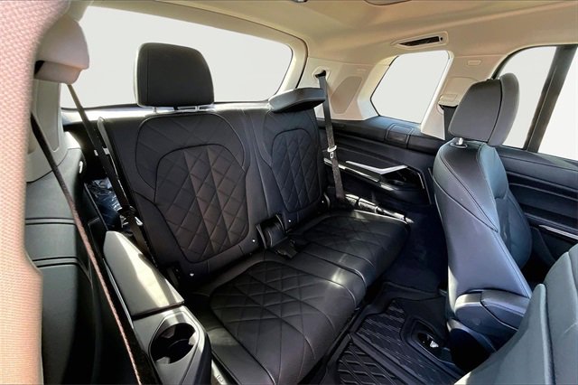 Used 2023 BMW X7 xDrive40i w/ Premium Package image 30