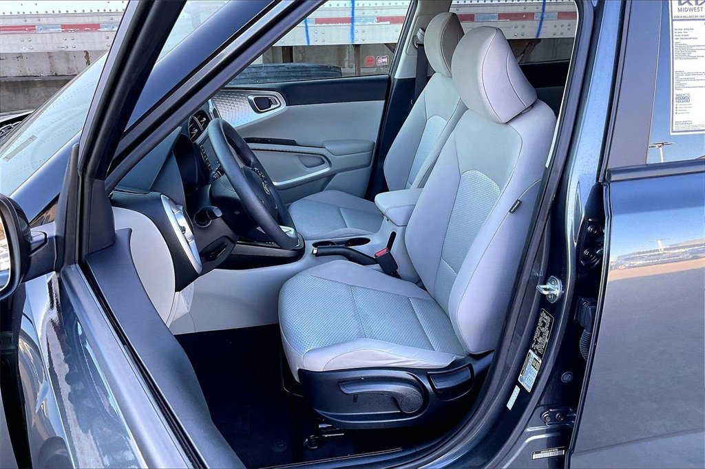 Certified 2021 Kia Soul LX image 23