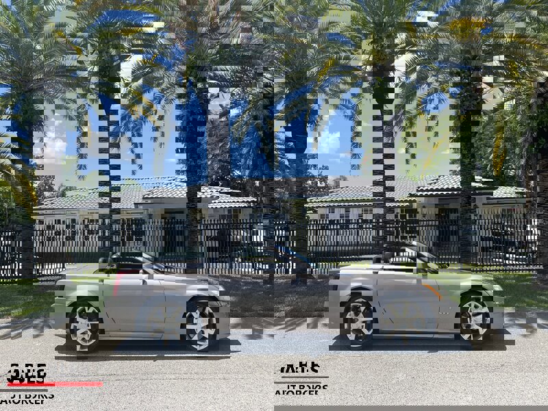 Used 2005 Cadillac XLR image 2