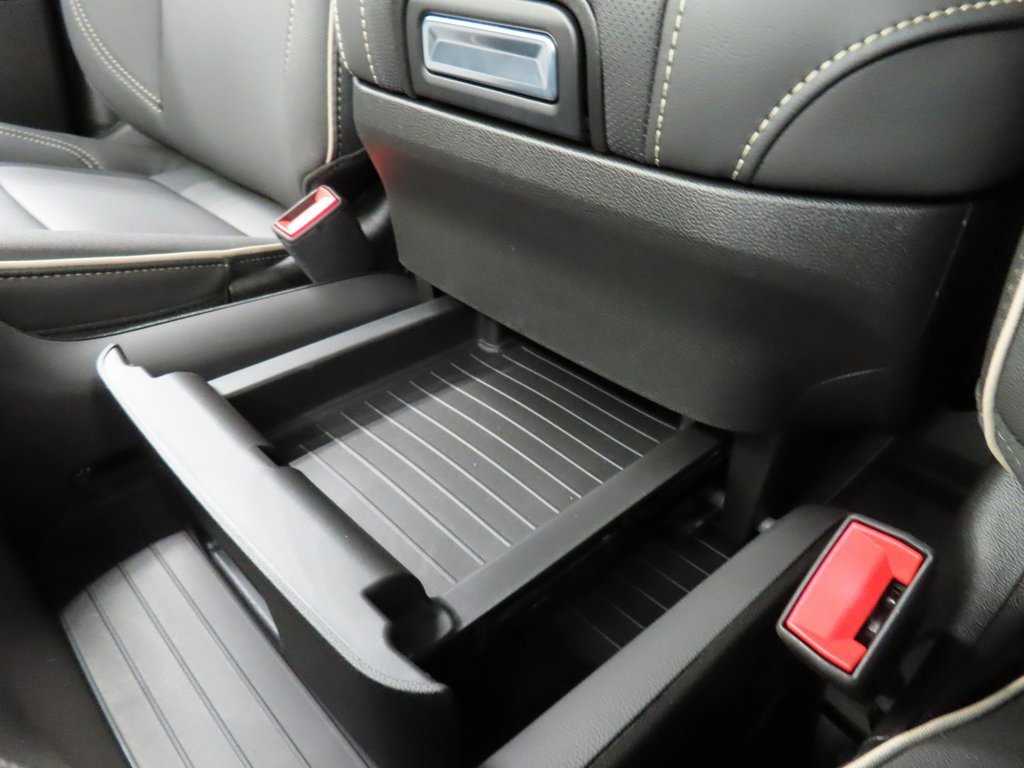 Used 2025 Chevrolet Suburban Premier image 27