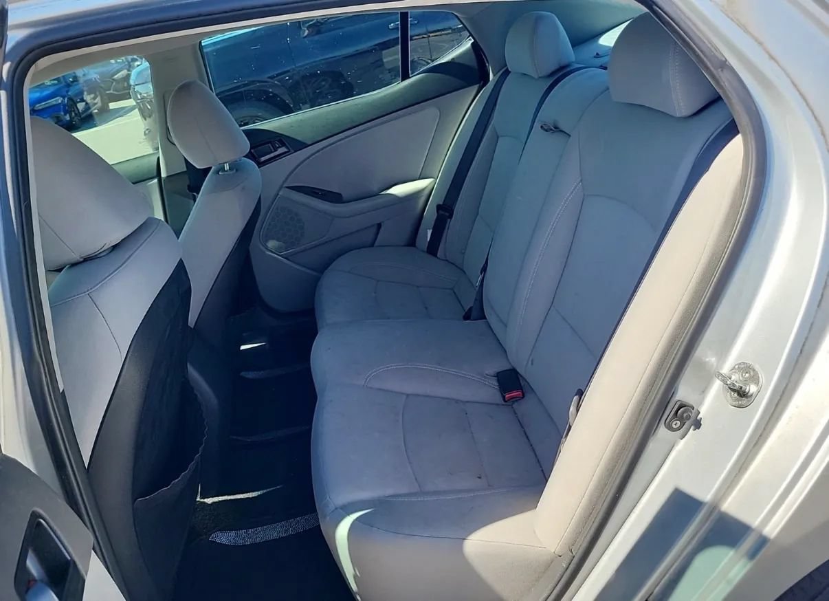 Used 2013 Kia Optima LX FWD image 9