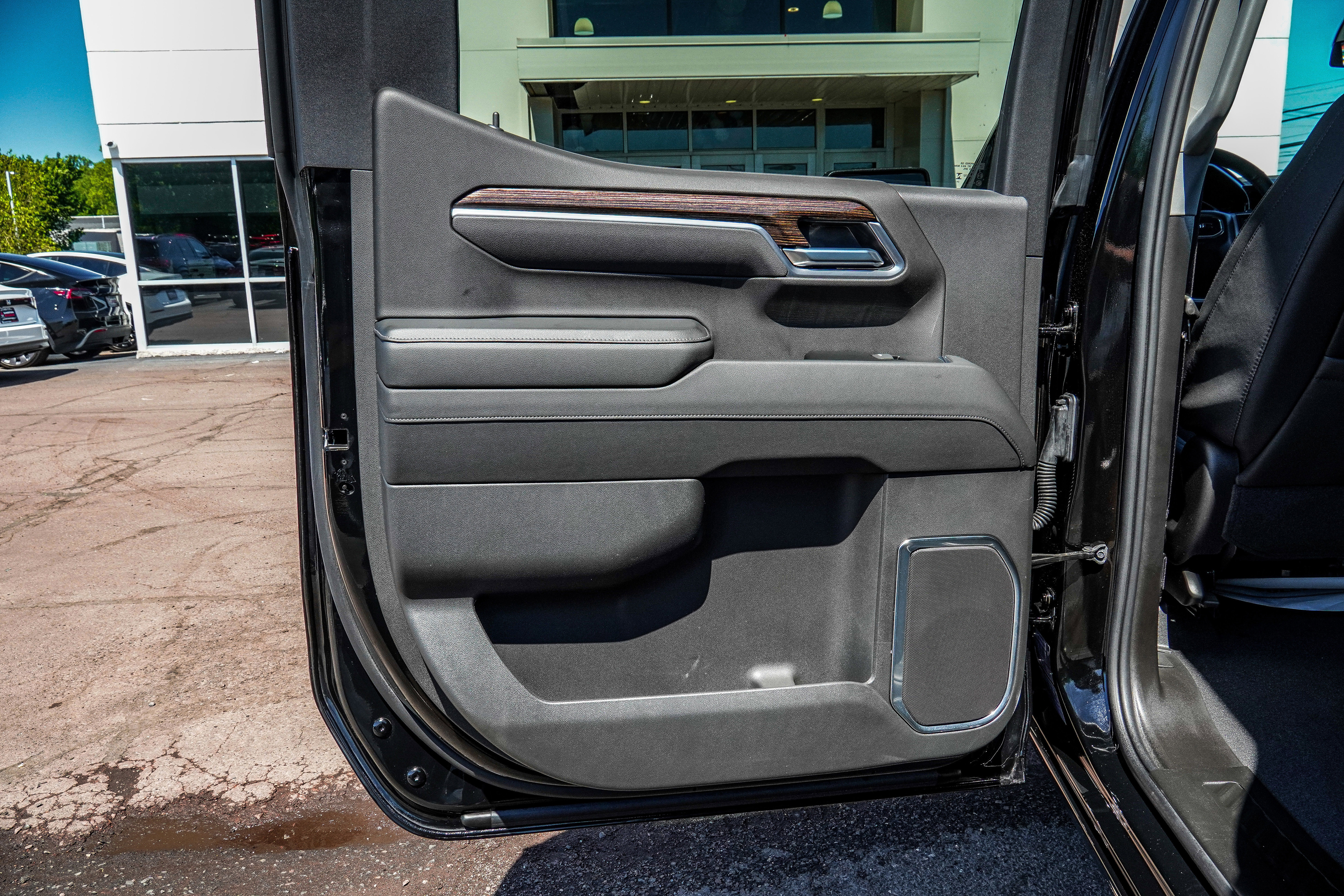 Used 2025 GMC Sierra 1500 Elevation w/ Elevation Premium Package image 36