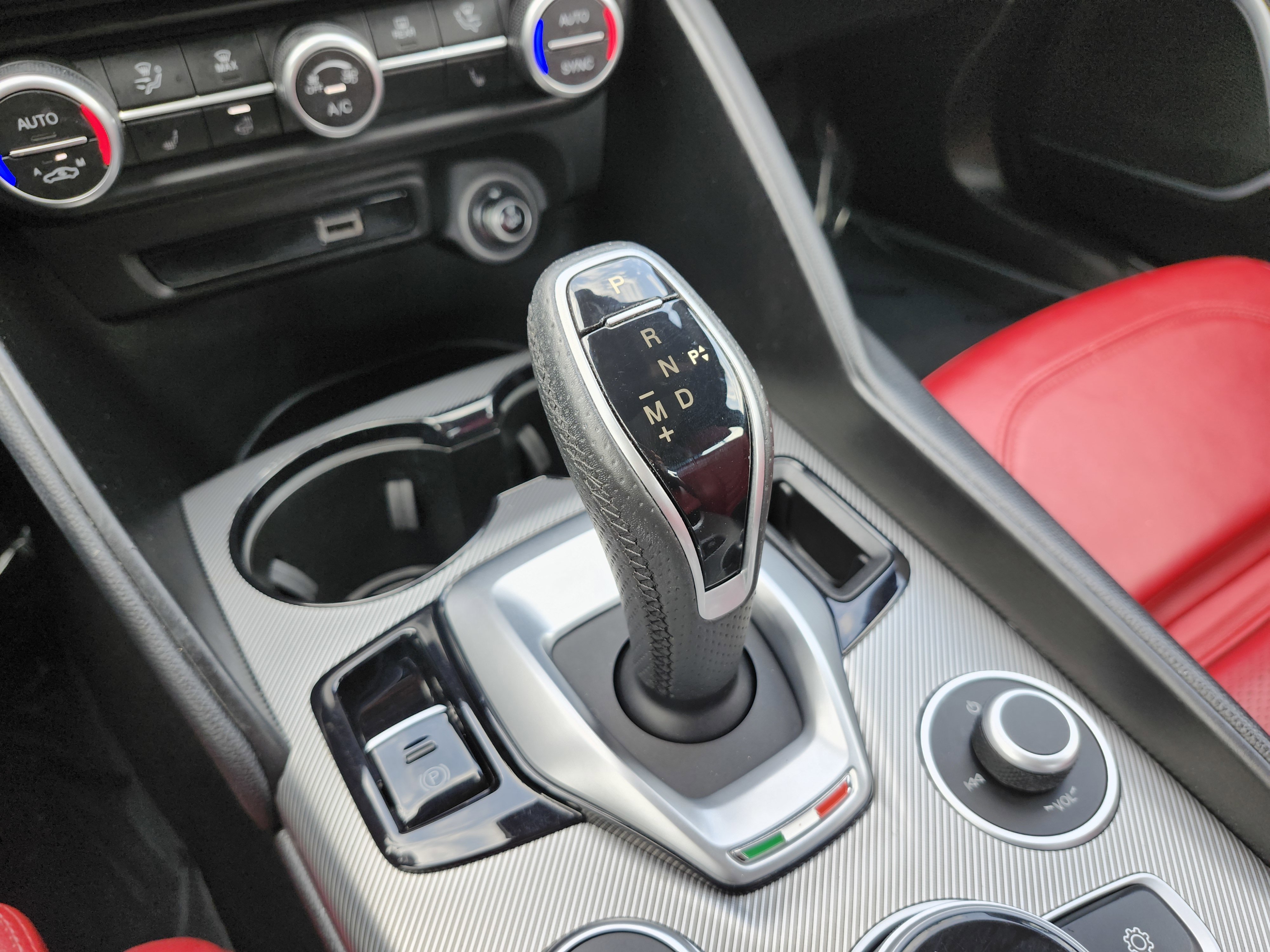 Used 2022 Alfa Romeo Giulia Veloce image 12