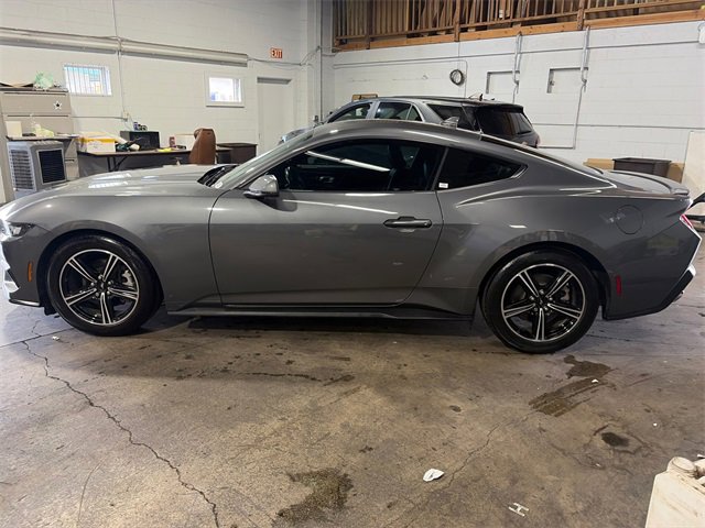 Used 2024 Ford Mustang Premium image 7
