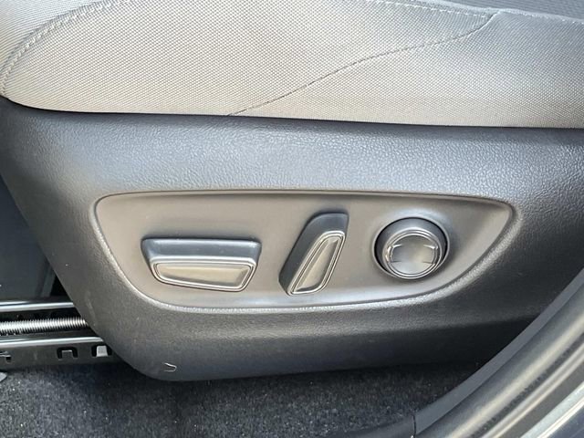 Used 2024 Toyota Venza LE image 23