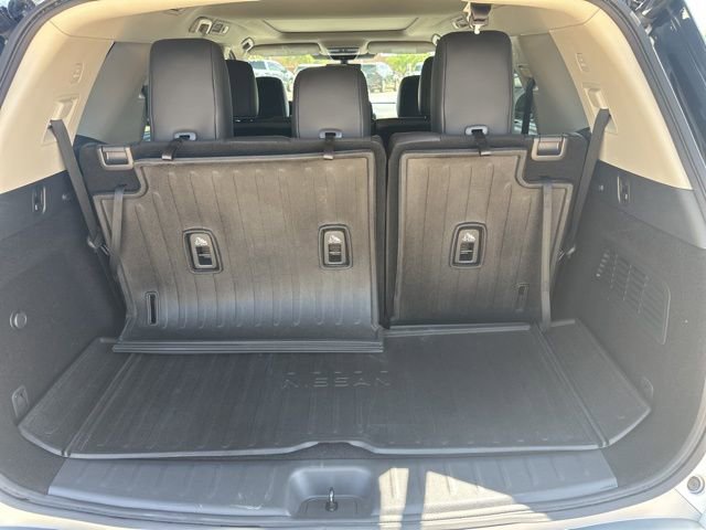 Used 2024 Nissan Pathfinder Platinum w/ Black Appearance Package image 9