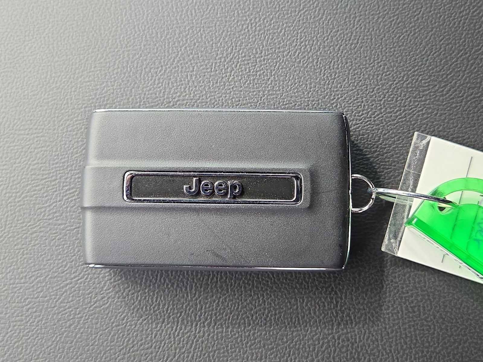 New 2025 Jeep Grand Cherokee Laredo X w/ Luxury Tech Group I image 35