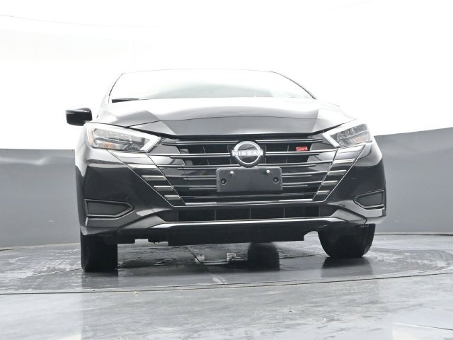 Used 2024 Nissan Versa SR FWD image 39