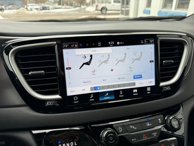 New 2026 Chrysler Voyager LX image 12