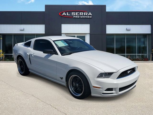 Used 2014 Ford Mustang Premium RWD image 1