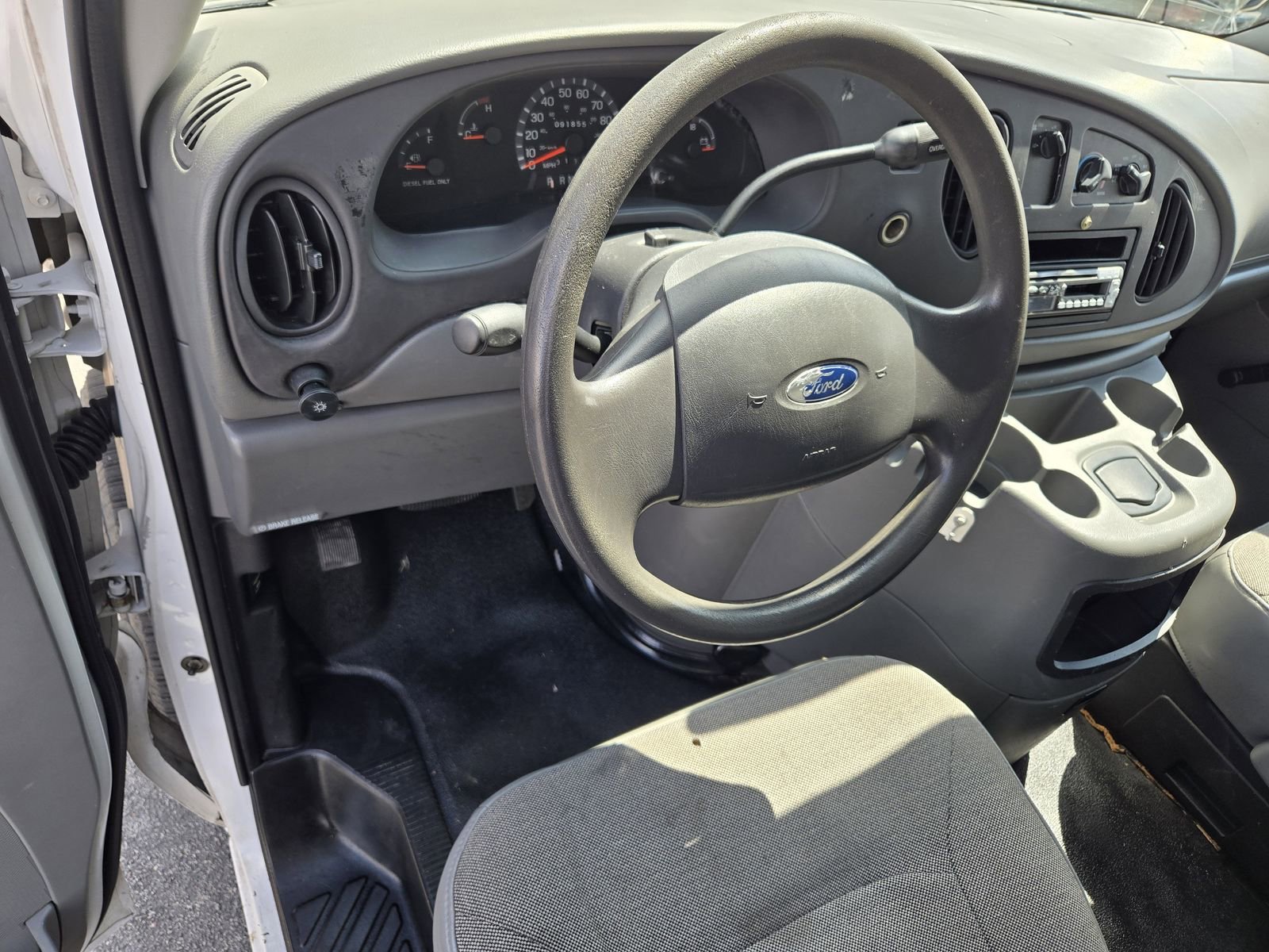 Used 2003 Ford E-350 and Econoline 350 Super Duty RWD image 26