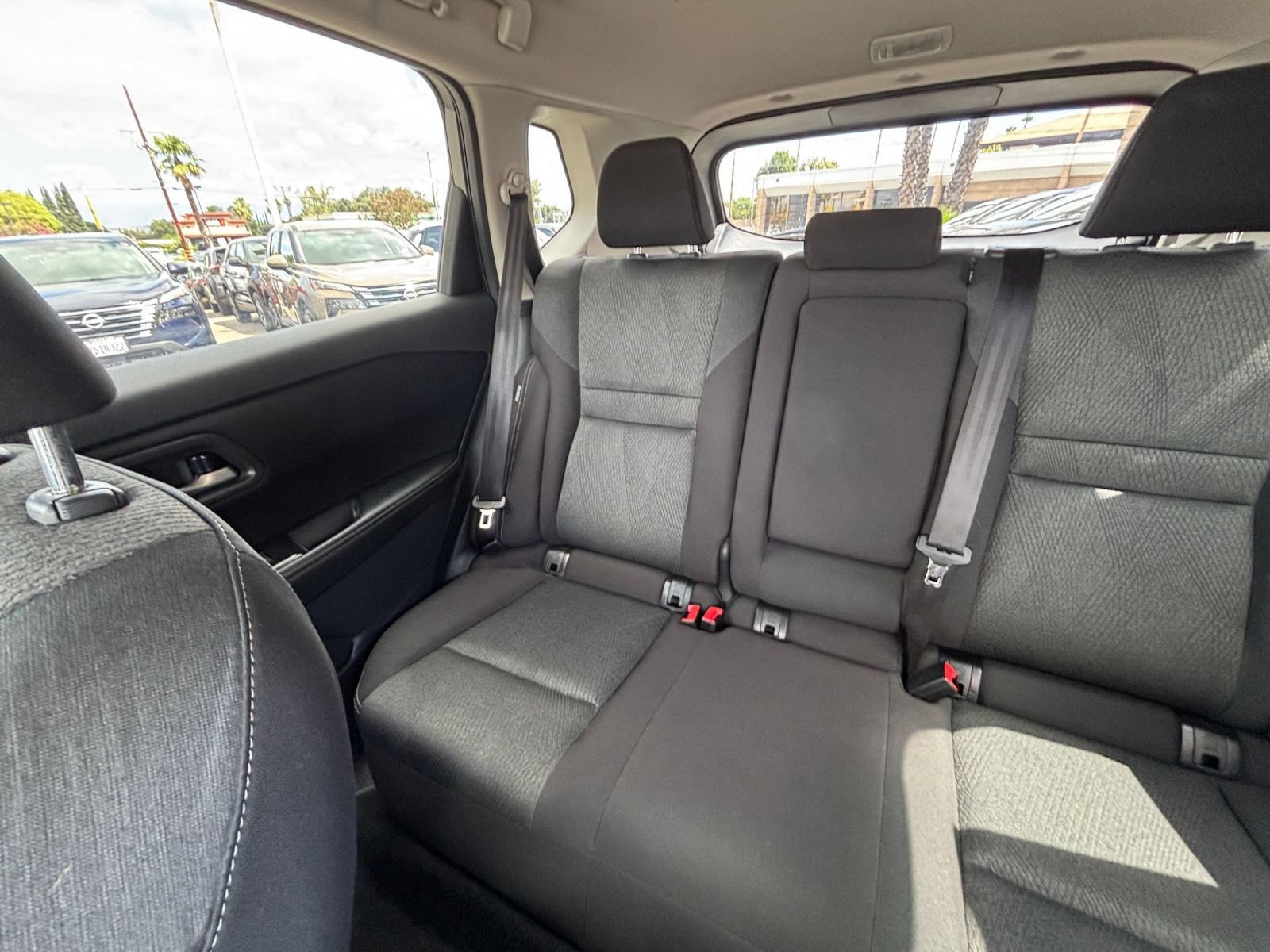 Used 2025 Nissan Rogue SV FWD image 41