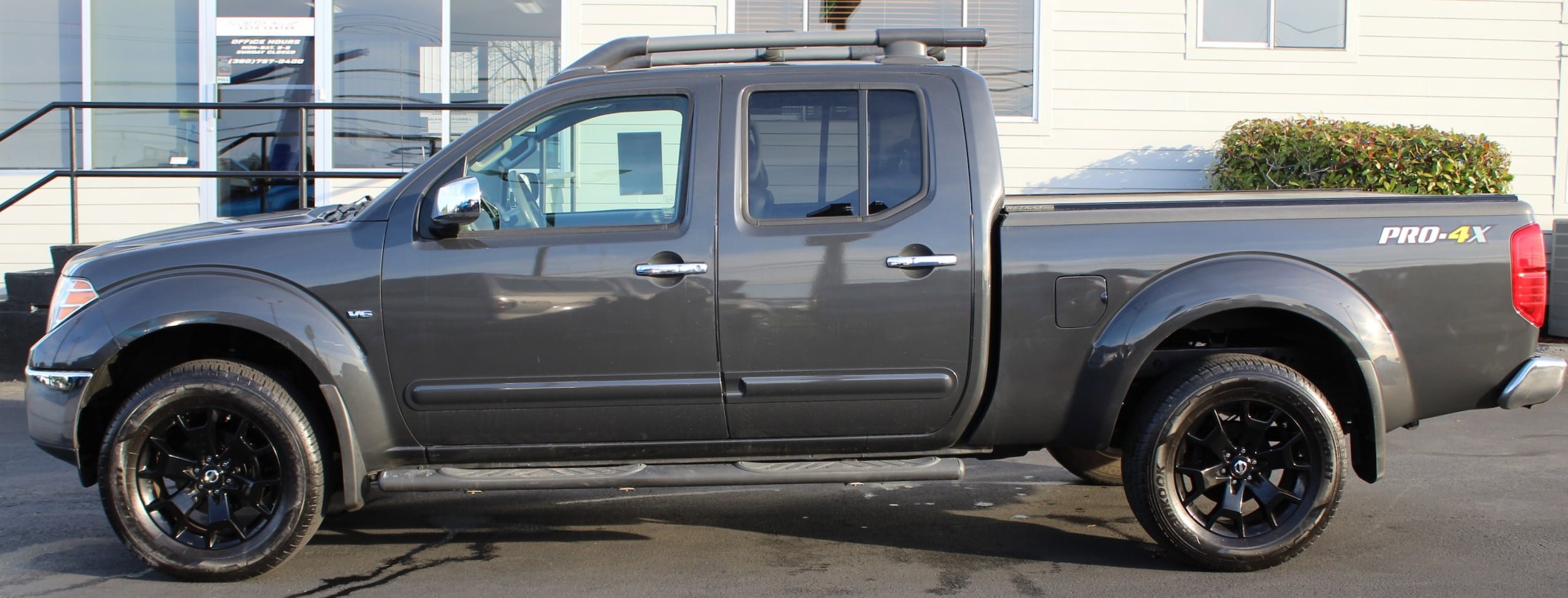 Used 2012 Nissan Frontier 4x4 Crew Cab Long Bed image 3