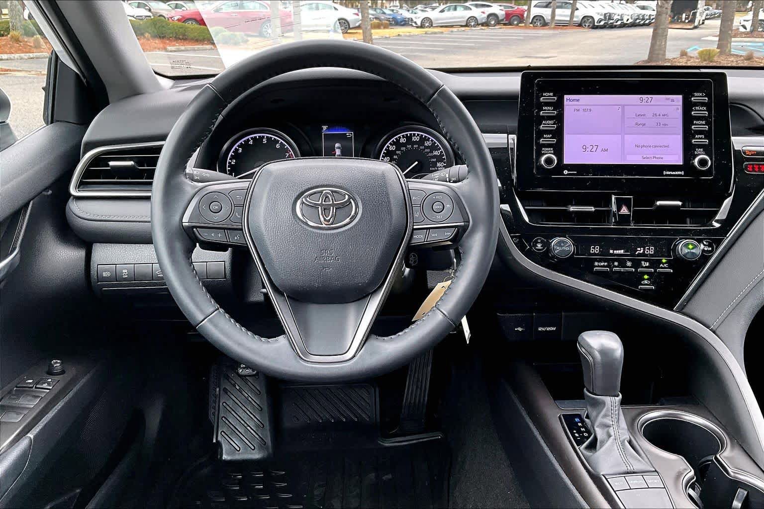Used 2023 Toyota Camry SE image 6
