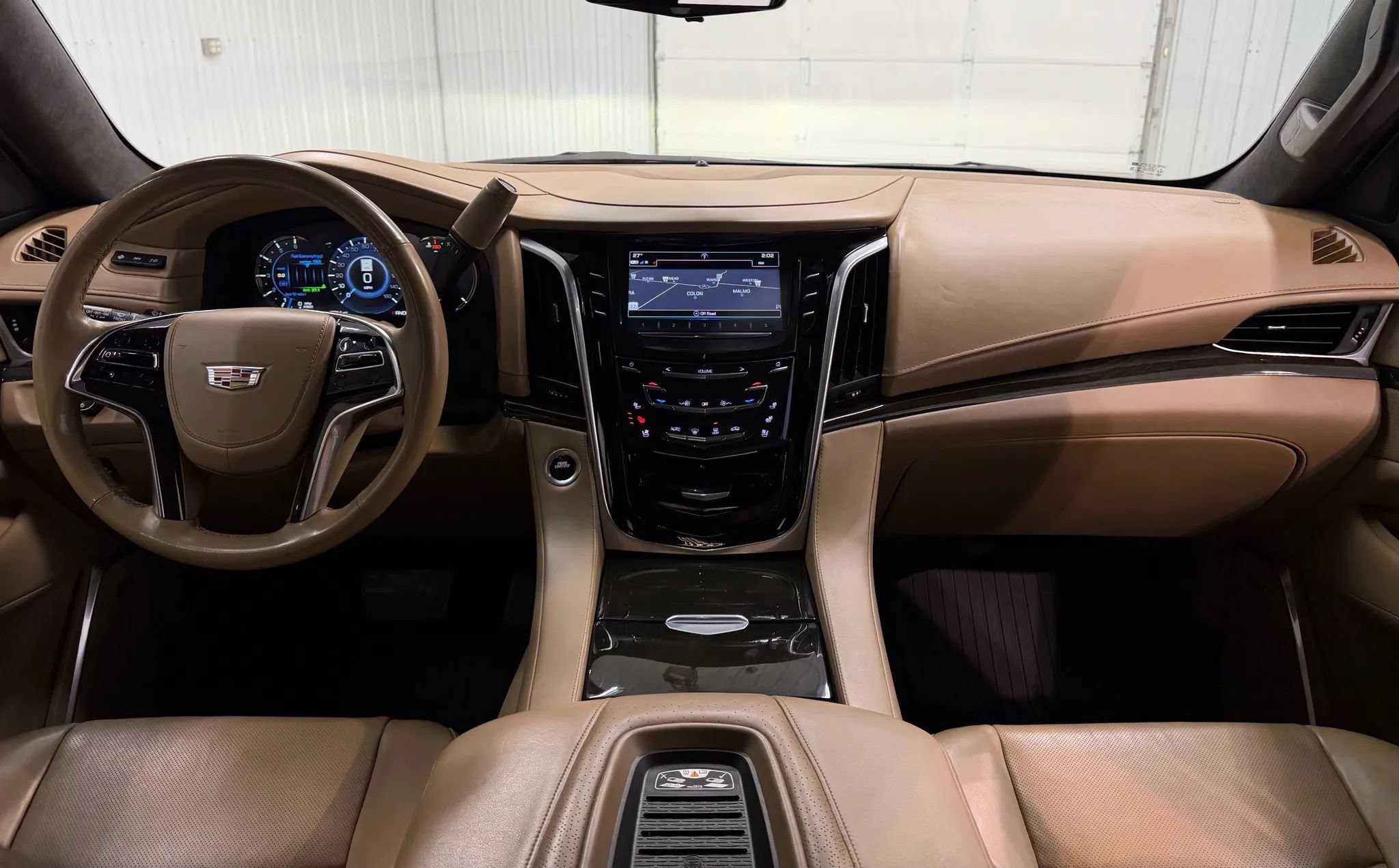 Used 2020 Cadillac Escalade Platinum image 13