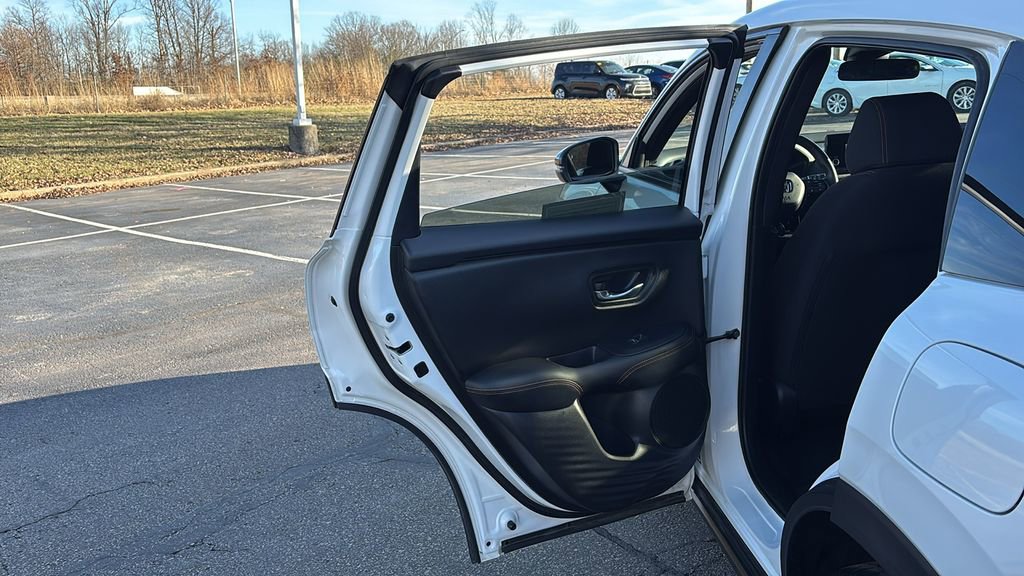 Certified 2023 Honda HR-V Sport image 28