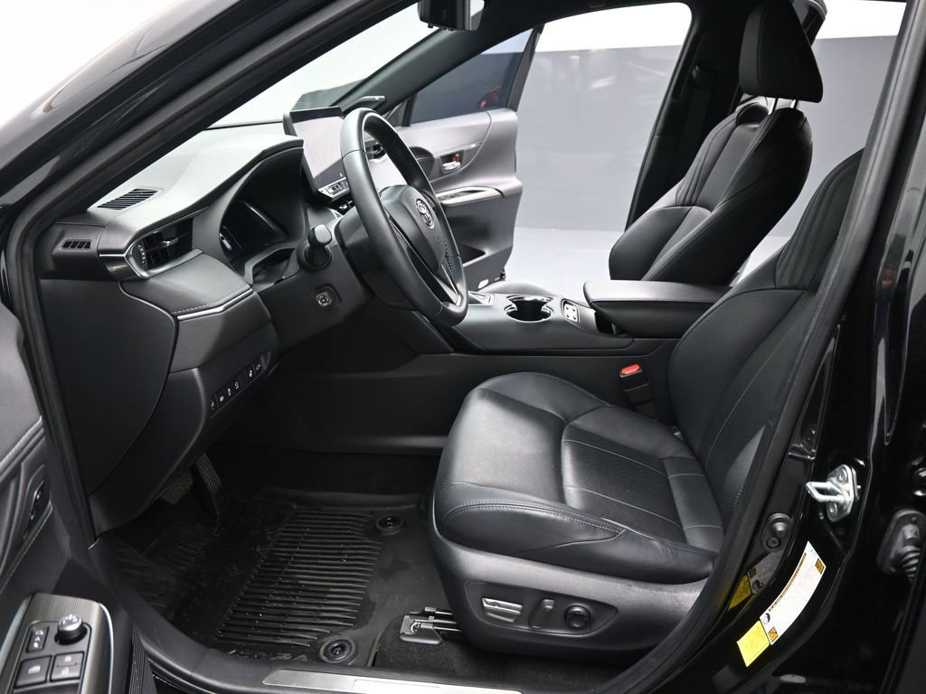 Used 2024 Toyota Venza Limited image 10