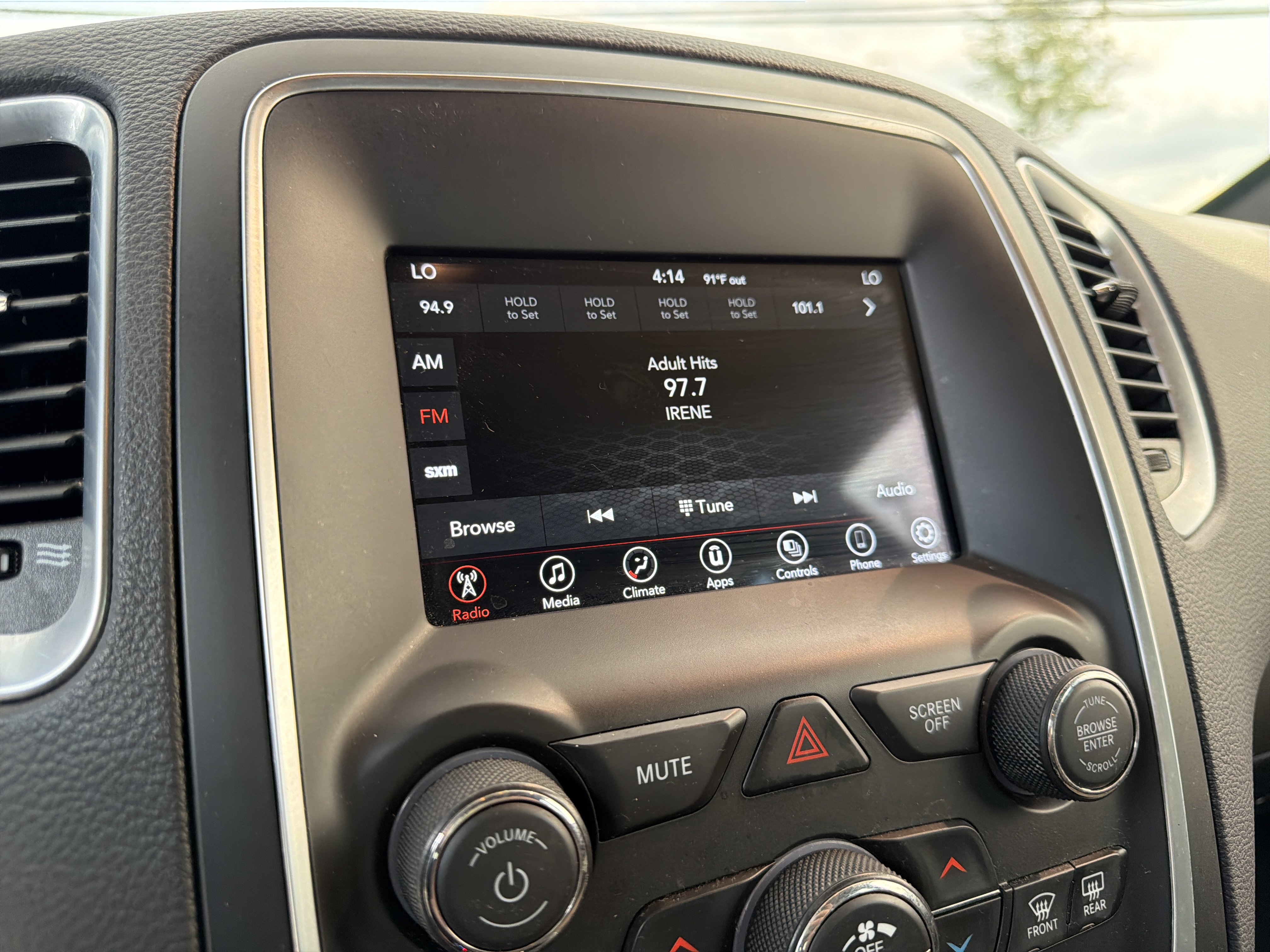 Used 2020 Dodge Durango SXT AWD/4WD image 17